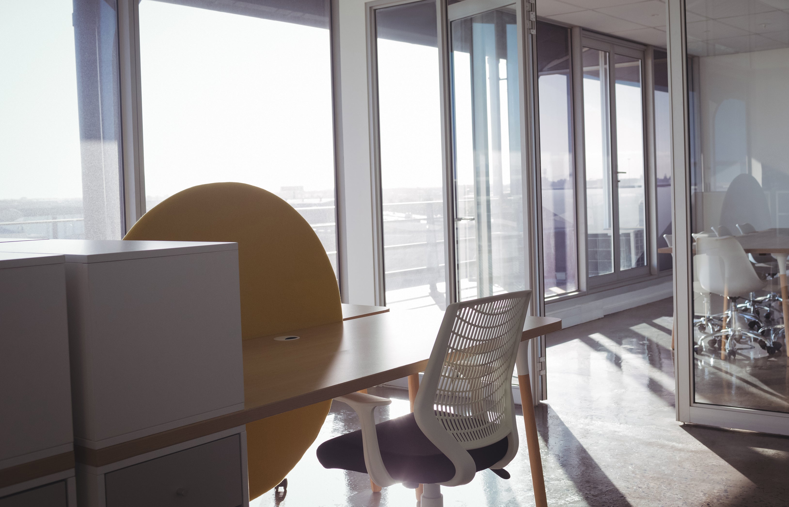 Съвременното офис обзавеждане