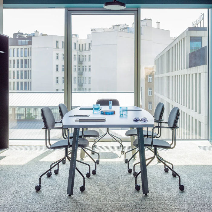 FORMA конферентна маса от ChairPro