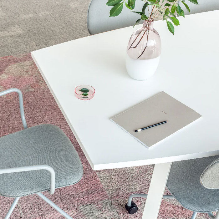 FORMA конферентна маса от ChairPro