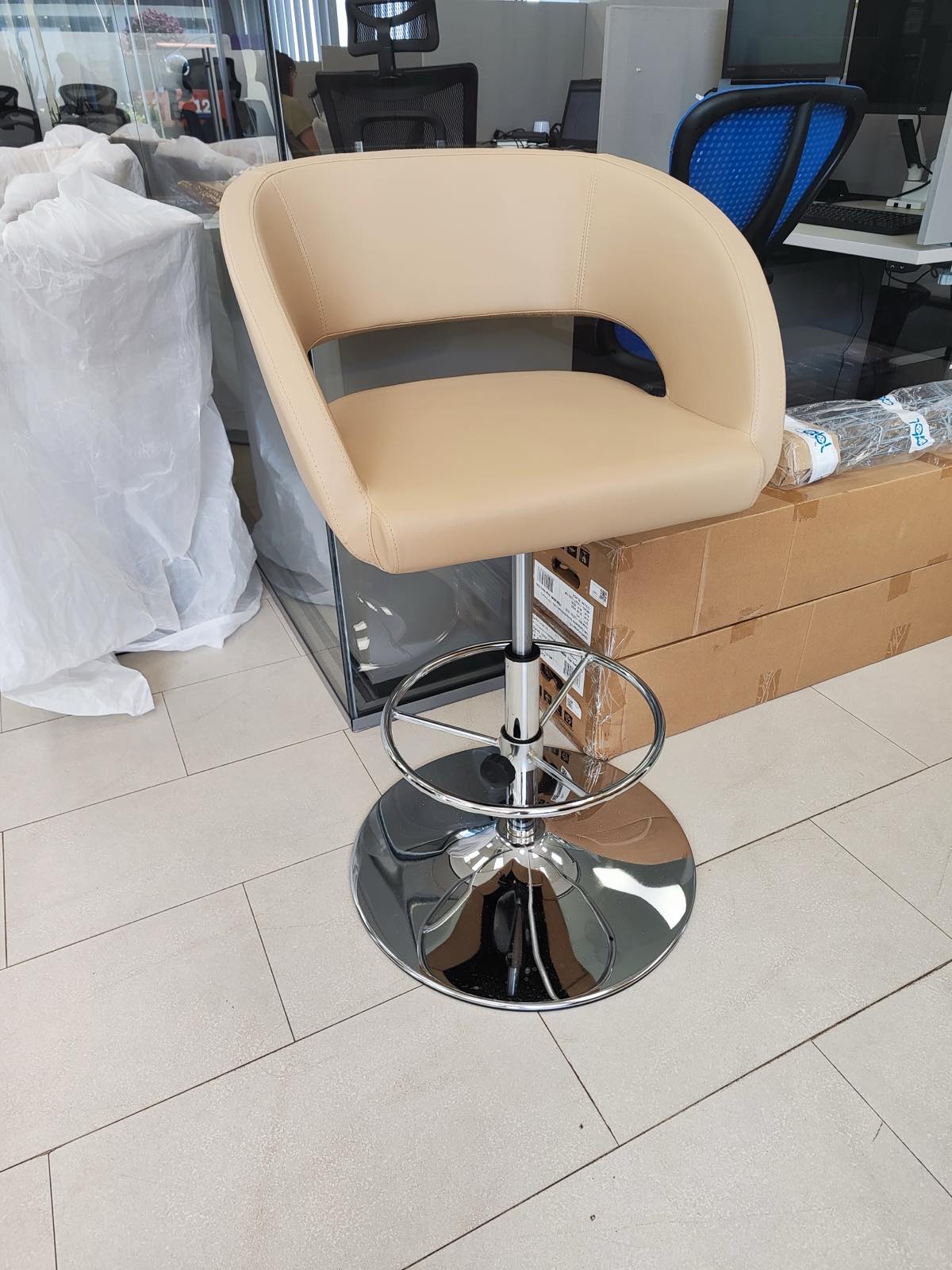 Бар стол Loop, бежова еко-кожа