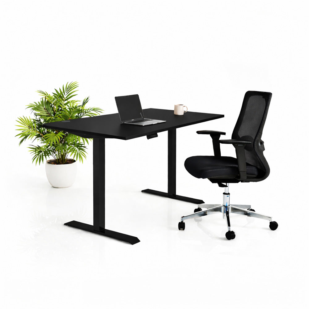 Ергономичен стол ChairPro Nexus Edition (Цвят): Черен | Височинно регулируемо бюро Ergo Desk Pro (Цвят на основата): Черен | Цвят на плота: Черен