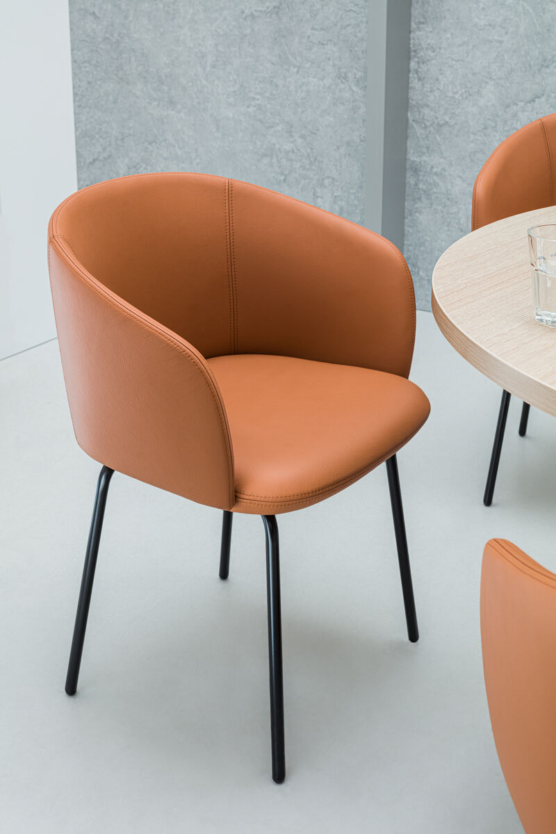 Посетителски стол Grace с 4 крака