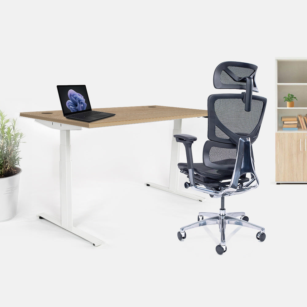 Ергономичен стол Ergo Pro Ultra (Цвят): Черен | Височинно регулируемо бюро Ergo Desk Ultra (Цвят на основата): Бял | Цвят на плота: Дъб Небраска натур