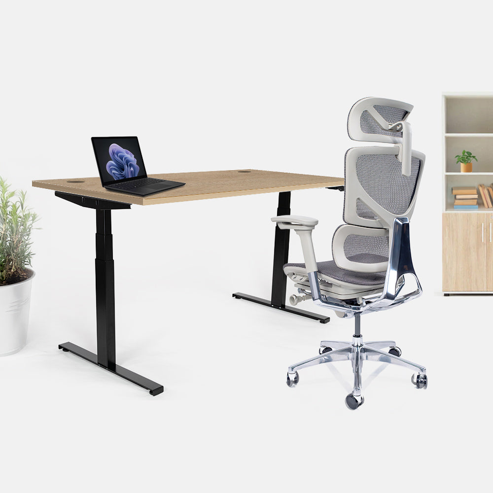 Ергономичен стол Ergo Pro Ultra (Цвят): Сив | Височинно регулируемо бюро Ergo Desk Ultra (Цвят на основата): Черен | Цвят на плота: Дъб Небраска натур