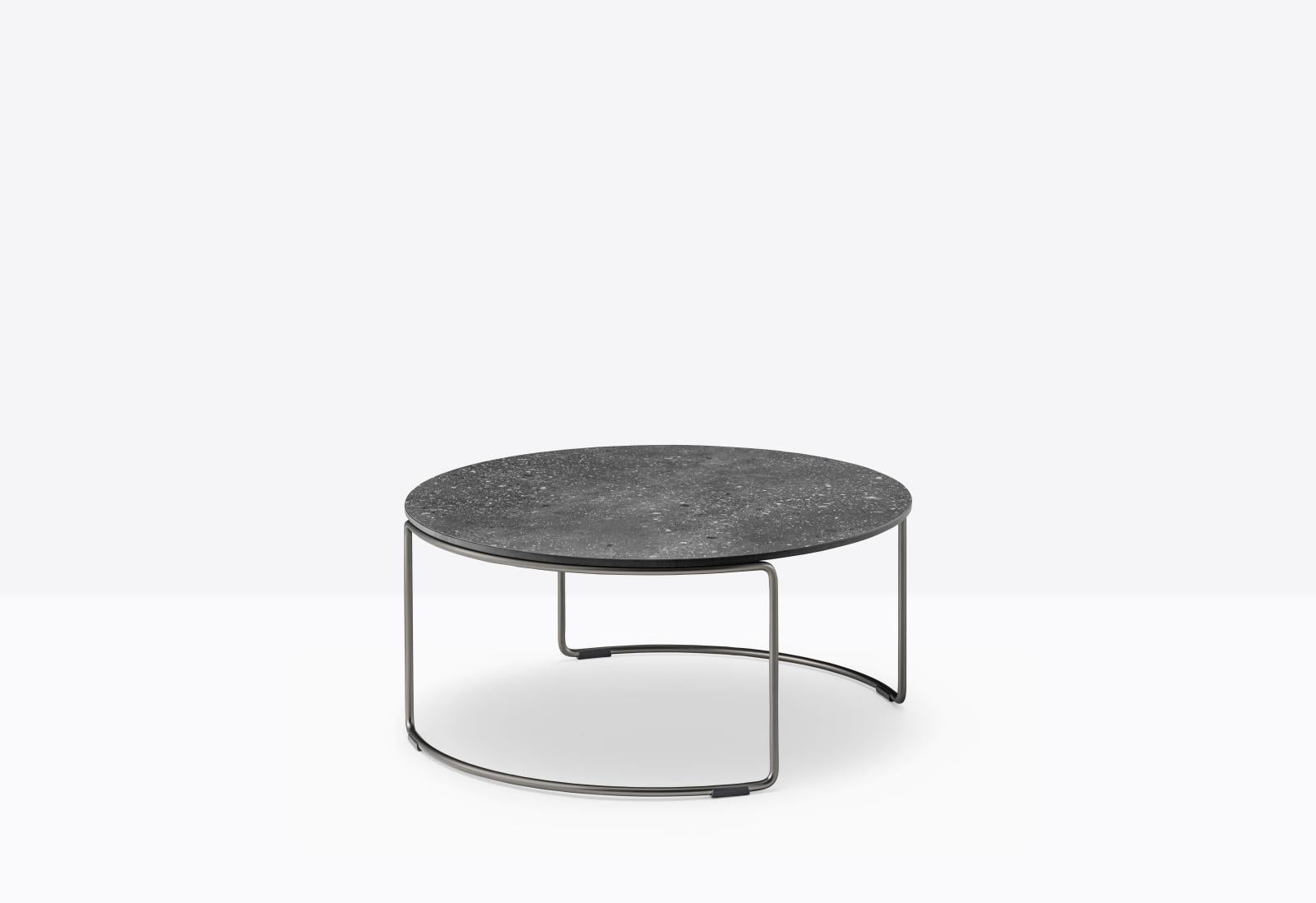 Ниска маса Cuit антрацит с метален плот ф 70 сm, H 30 см