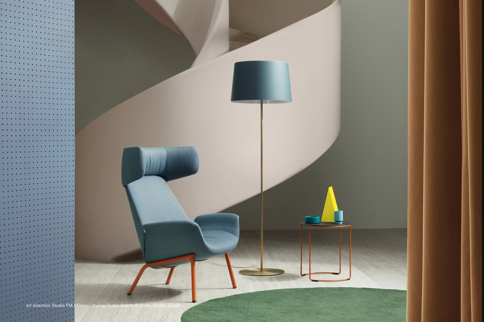 Ниска маса Cuit с метален полот ф 69/30 см - GAE