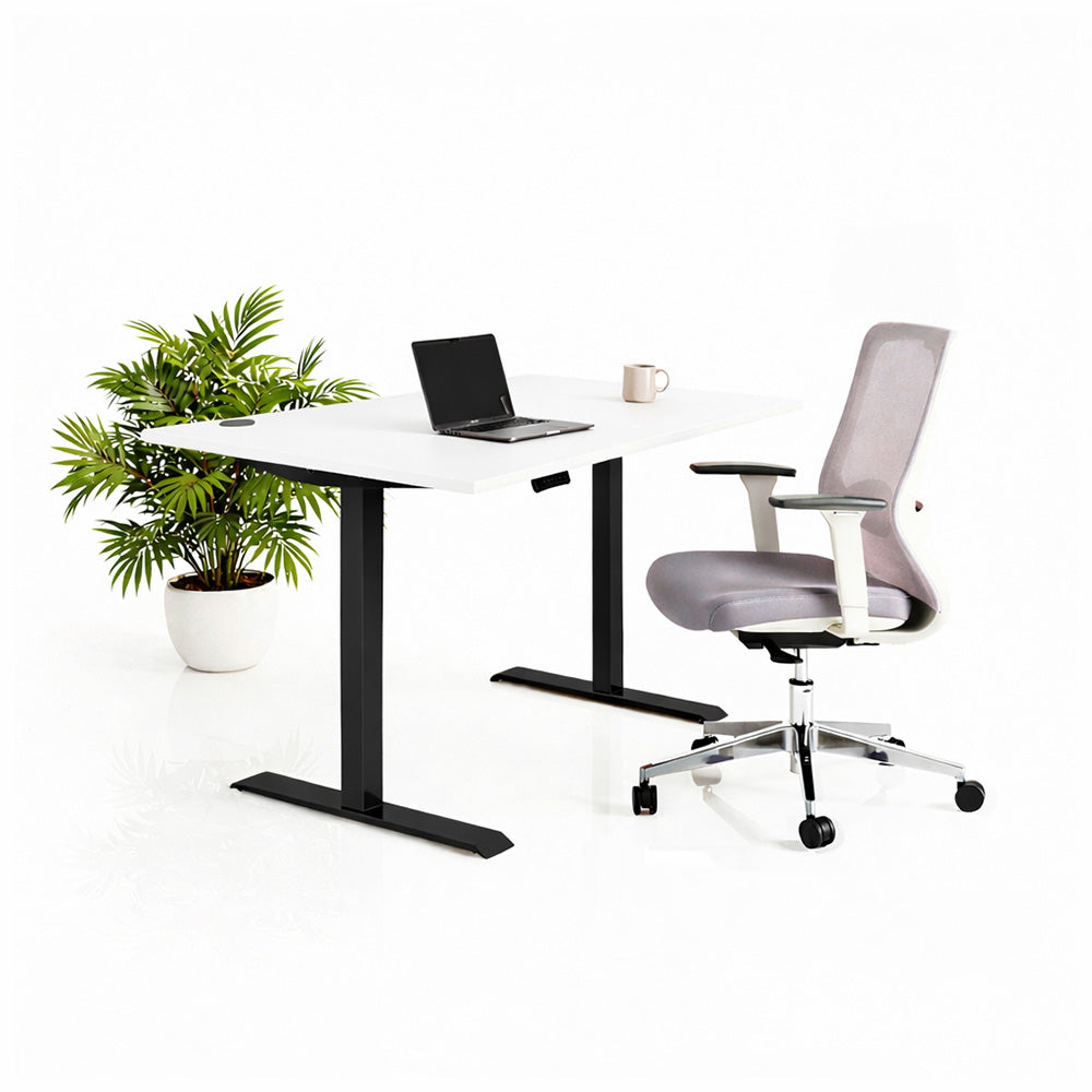 Ергономичен стол ChairPro Nexus Edition (Цвят): Светло Сив | Височинно регулируемо бюро Ergo Desk Pro (Цвят на основата): Черен | Цвят на плота: Бял шагрен